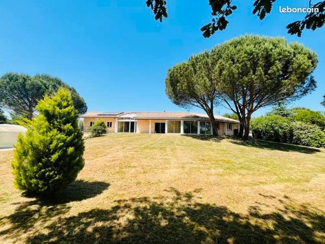 Villa 8 pièces 225 m²