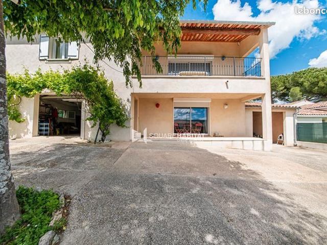 Villa 8 pièces 225 m²