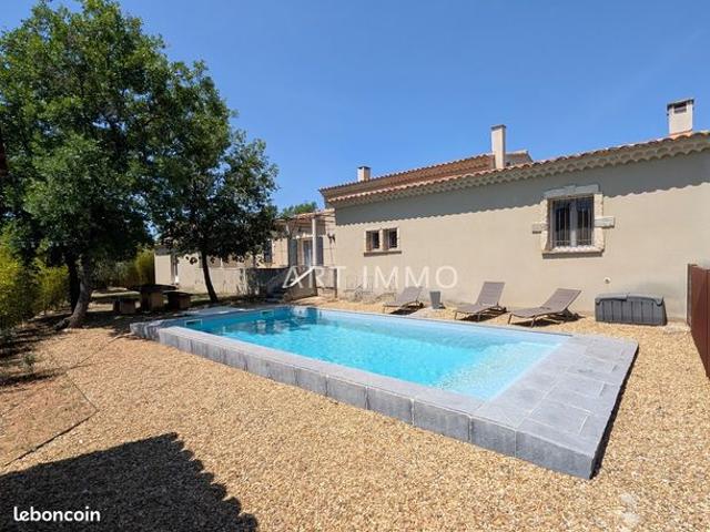 Villa 8 pièces 228 m²