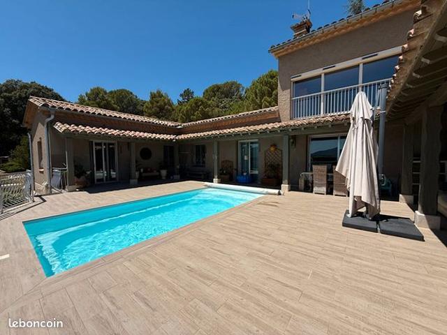 Villa 8 pièces 229 m²