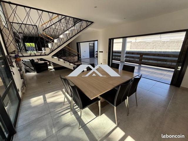 Villa 8 pièces 229 m²