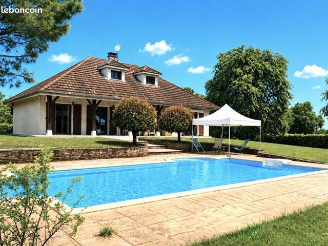Villa 8 pièces 229 m²
