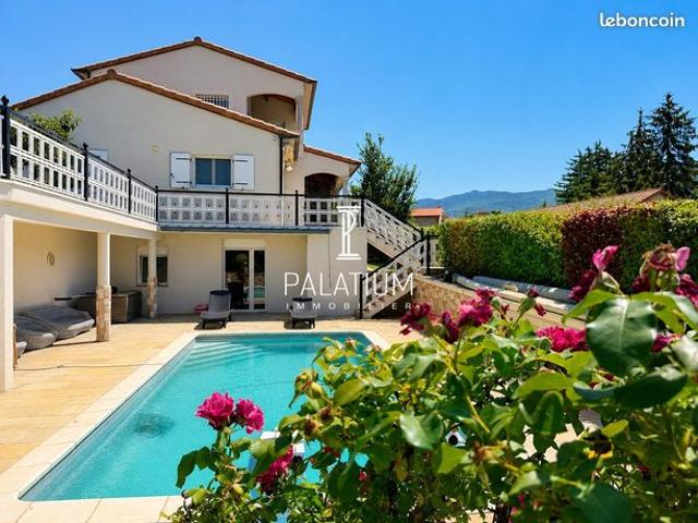 Villa 8 pièces 229 m²