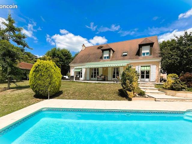 Villa 8 pièces 230 m²