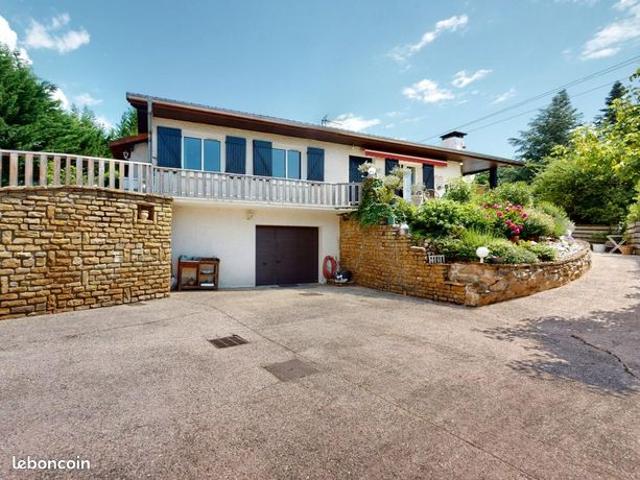 Villa 8 pièces 230 m²