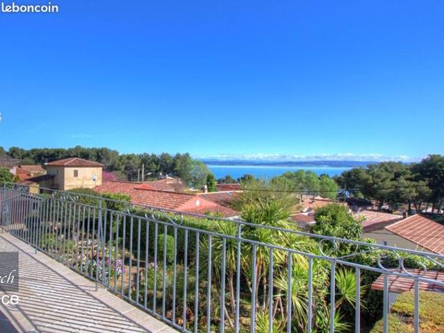 Villa 8 pièces 230 m²