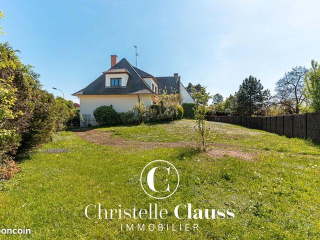 Villa 8 pièces 230 m²