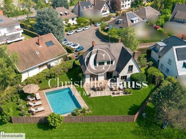 Villa 8 pièces 230 m²