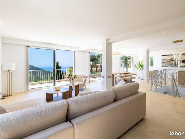 Villa 8 pièces 232 m²