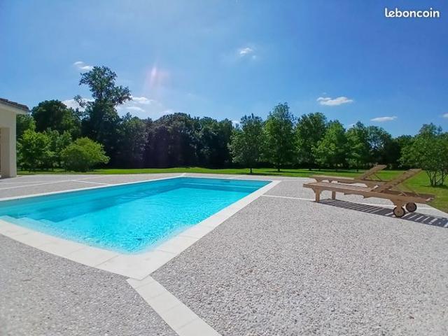 Villa 8 pièces 232 m²