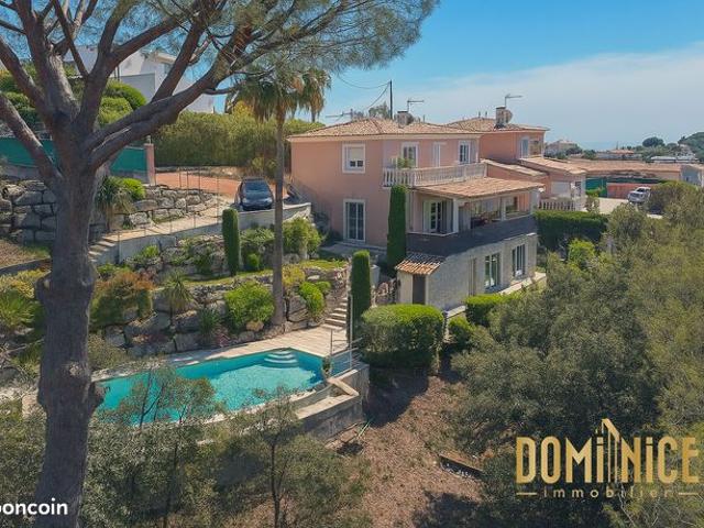 Villa 8 pièces 233 m²