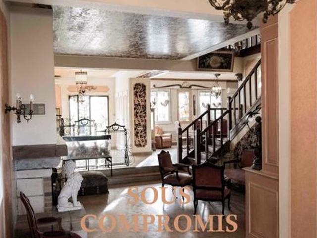Villa 8 pièces 233 m²