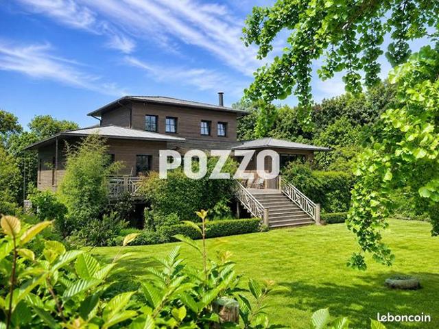 Villa 8 pièces 234 m²