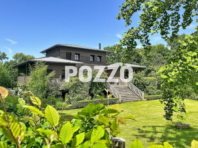 Villa 8 pièces 234m2