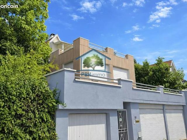 Villa 8 pièces 235 m²