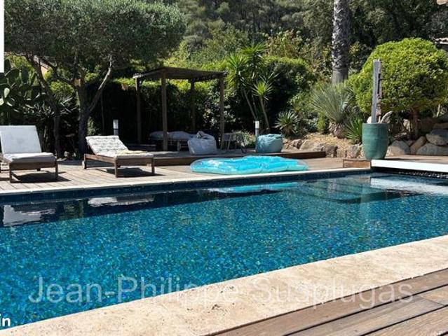 Villa 7 pièces 235 m²