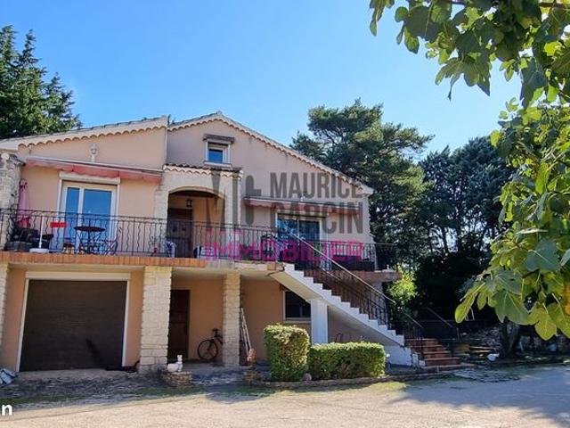 Villa 8 pièces 236 m²