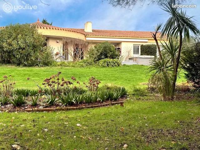 Propriété 8 pièces 253 m²