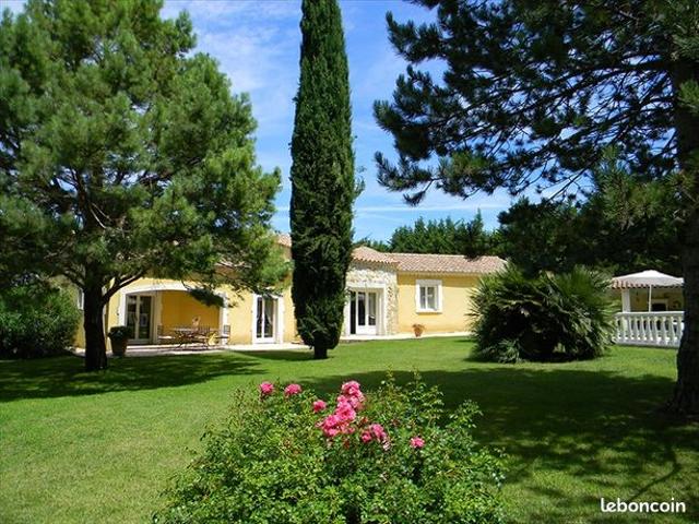 Villa 8 pièces 240 m²