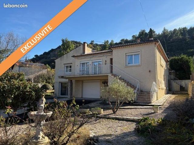 Villa 8 pièces 240 m²