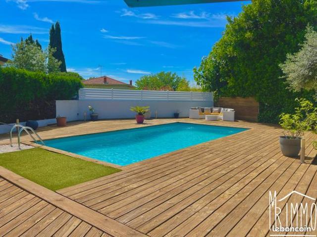 Villa 8 pièces 240 m²
