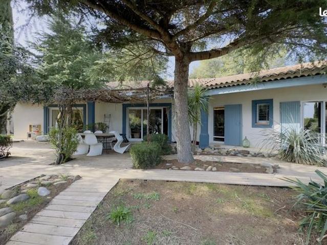 Villa 8 pièces 240 m²