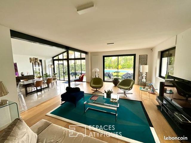 Villa 8 pièces 240 m²