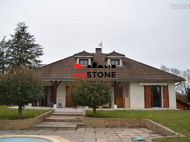 Villa 8 pièces 241 m²