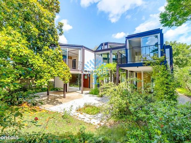 Villa 8 pièces 241 m²