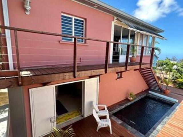 Villa 8 pièces 242 m²