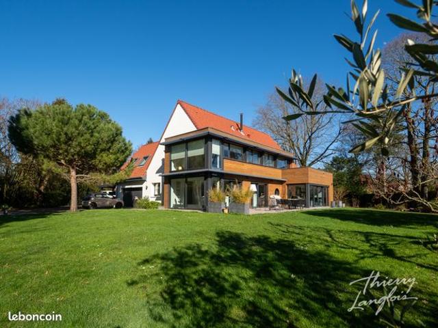 Villa 8 pièces 242 m²