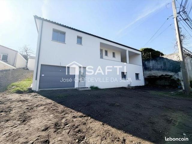 Villa 8 pièces 242 m²