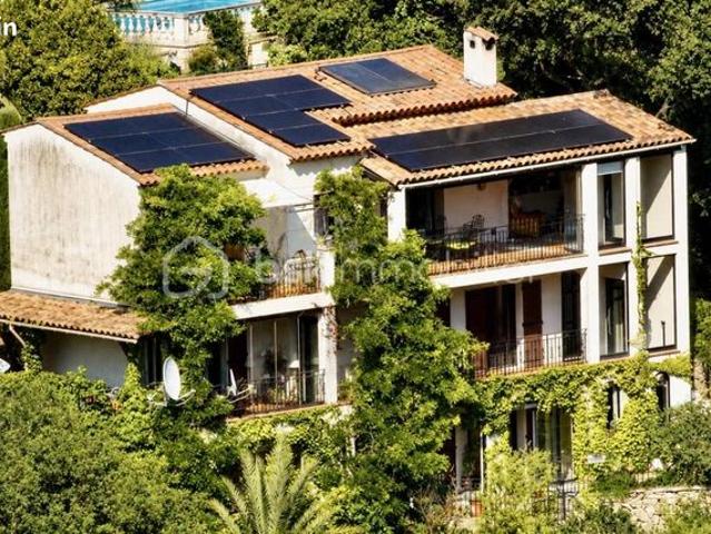 Villa 8 pièces 243 m²