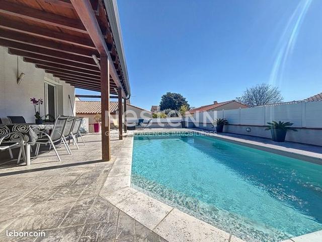Villa 8 pièces 243 m²