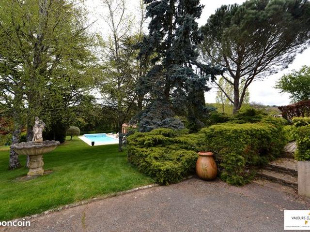 Villa 8 pièces 248 m²