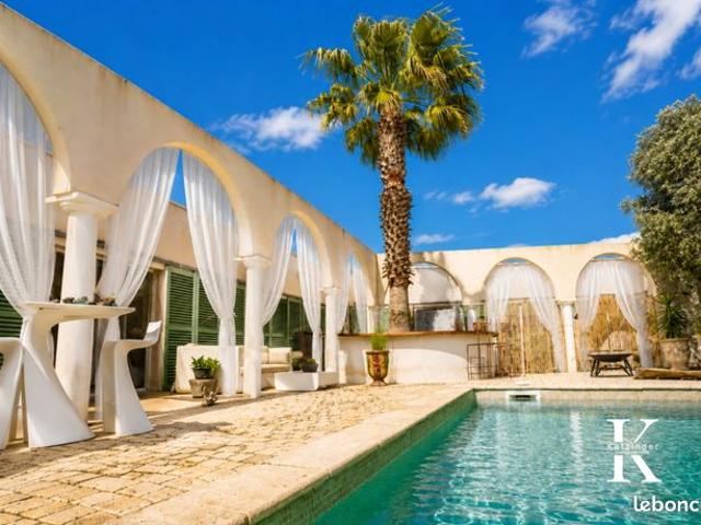Villa 8 pièces 249 m²