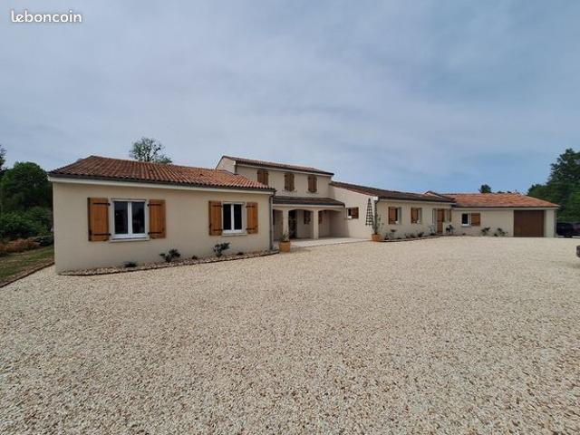 Villa 8 pièces 250 m²