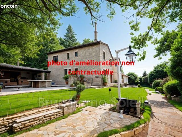 Villa 8 pièces 250 m²