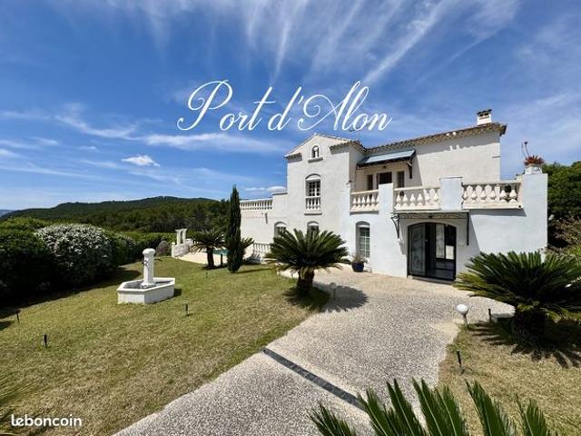 Villa 8 pièces 250 m²