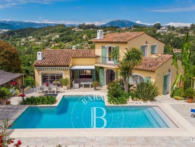 Villa 8 pièces 250 m²