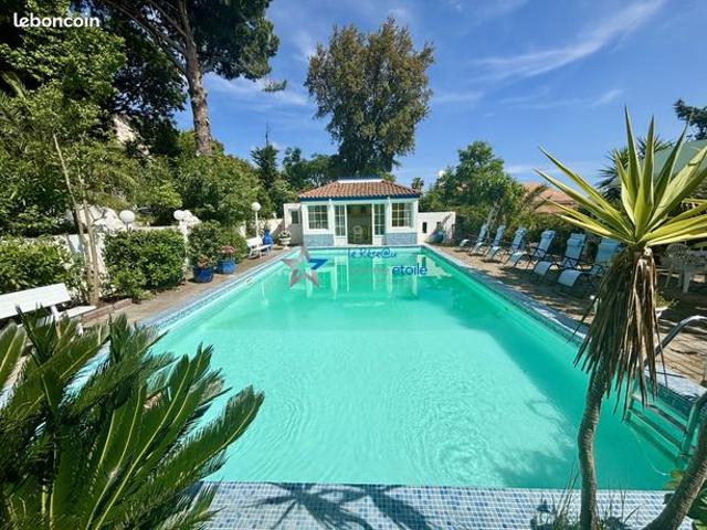 Villa 8 pièces 250 m²