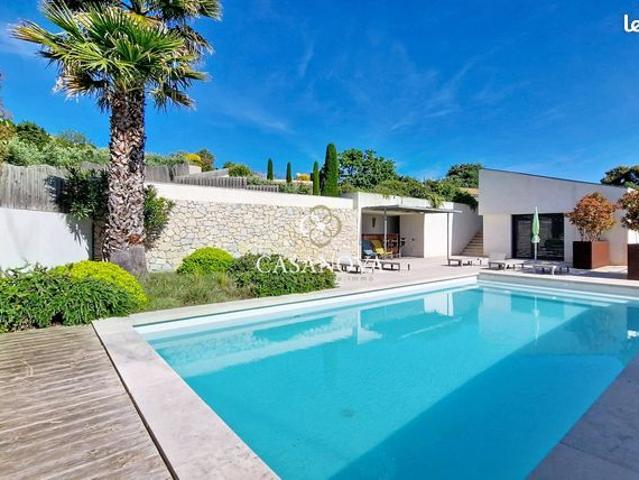 Villa 8 pièces 265 m²