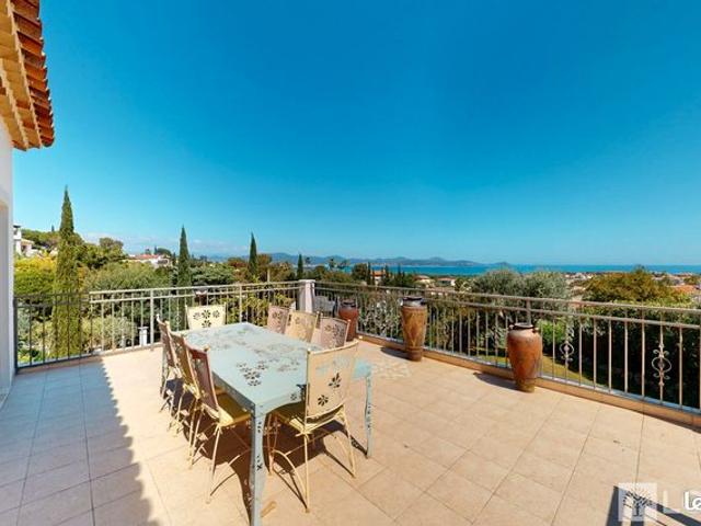 Villa 8 pièces 250 m²