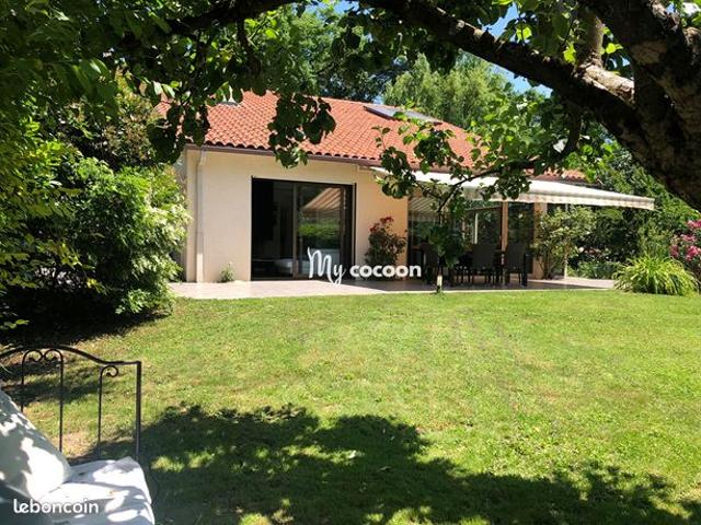 Villa 8 pièces 250 m²