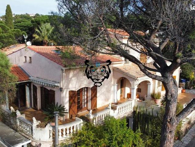 Villa 8 pièces 251 m²