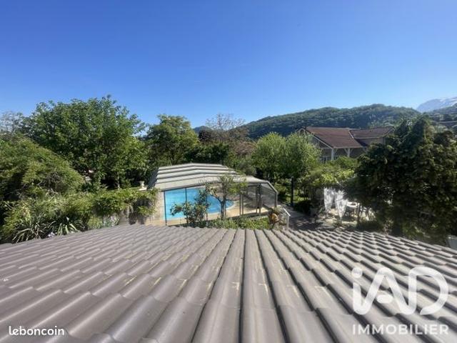 Villa 8 pièces 252 m²