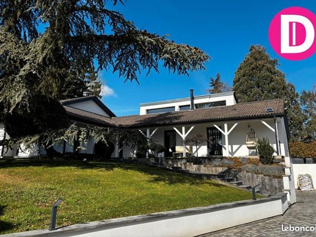 Villa 8 pièces 257 m²