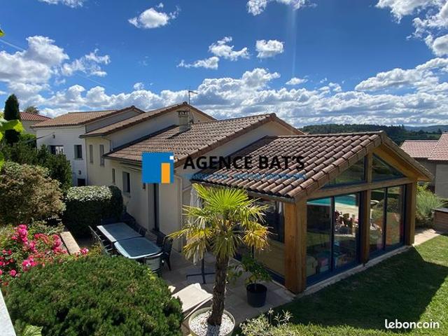 Villa 8 pièces 258 m²