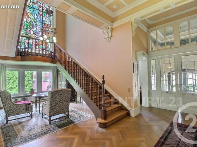 Villa 8 pièces 258 m²