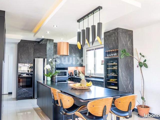 Villa 8 pièces 262 m²